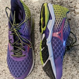 Mizuno Wave Ride Sneakers